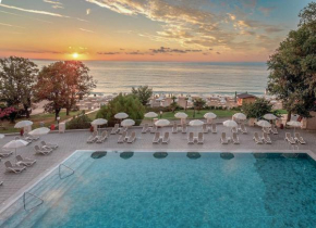 Гостиница Grifid Vistamar Hotel - 24 Hours Ultra All inclusive & Private Beach  Золотые Пески